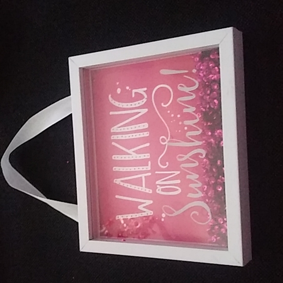 A walking on sun shine decoration - Picture 2 of 4